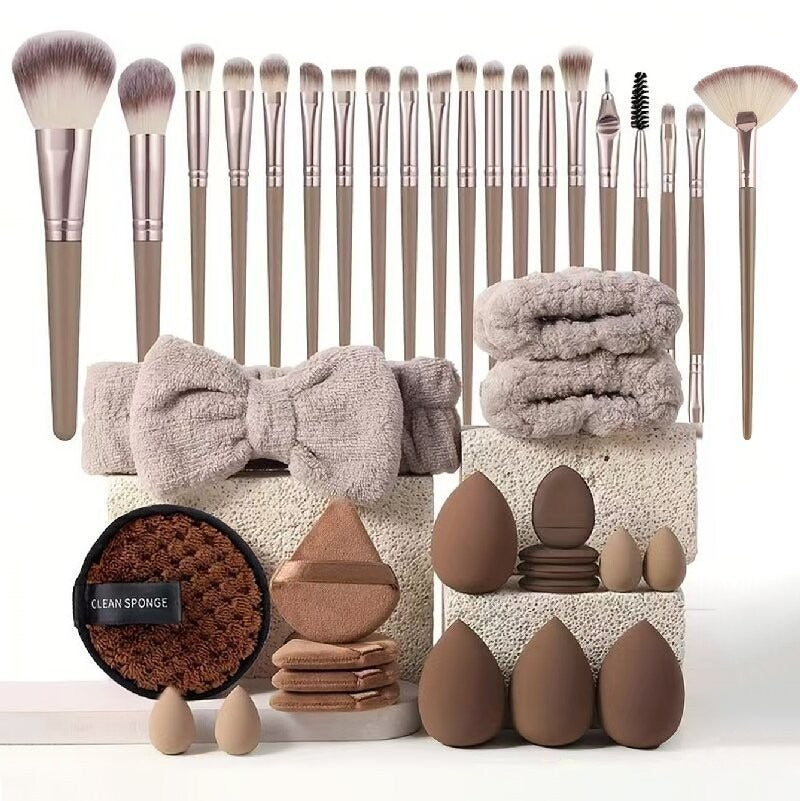40-Piece Makeup ange